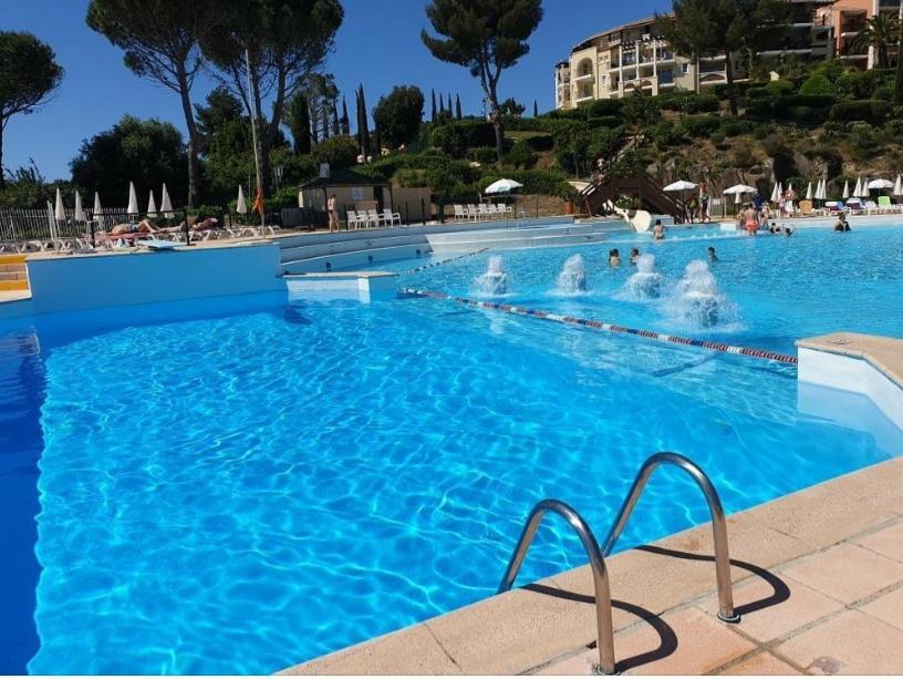 Village Cap Esterel, Piscine, Plage Saint-Raphael (Var) Exterior foto
