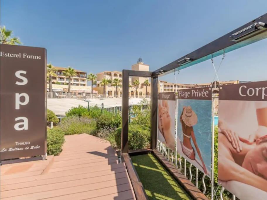 Village Cap Esterel, Piscine, Plage Saint-Raphael (Var) Exterior foto