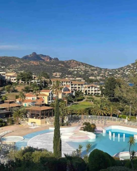 Village Cap Esterel, Piscine, Plage Saint-Raphael (Var) Exterior foto