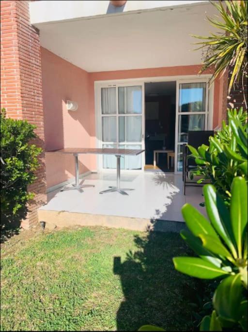 Village Cap Esterel, Piscine, Plage Saint-Raphael (Var) Exterior foto
