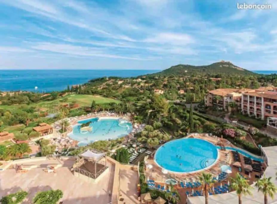 Village Cap Esterel, Piscine, Plage Saint-Raphael (Var) Exterior foto