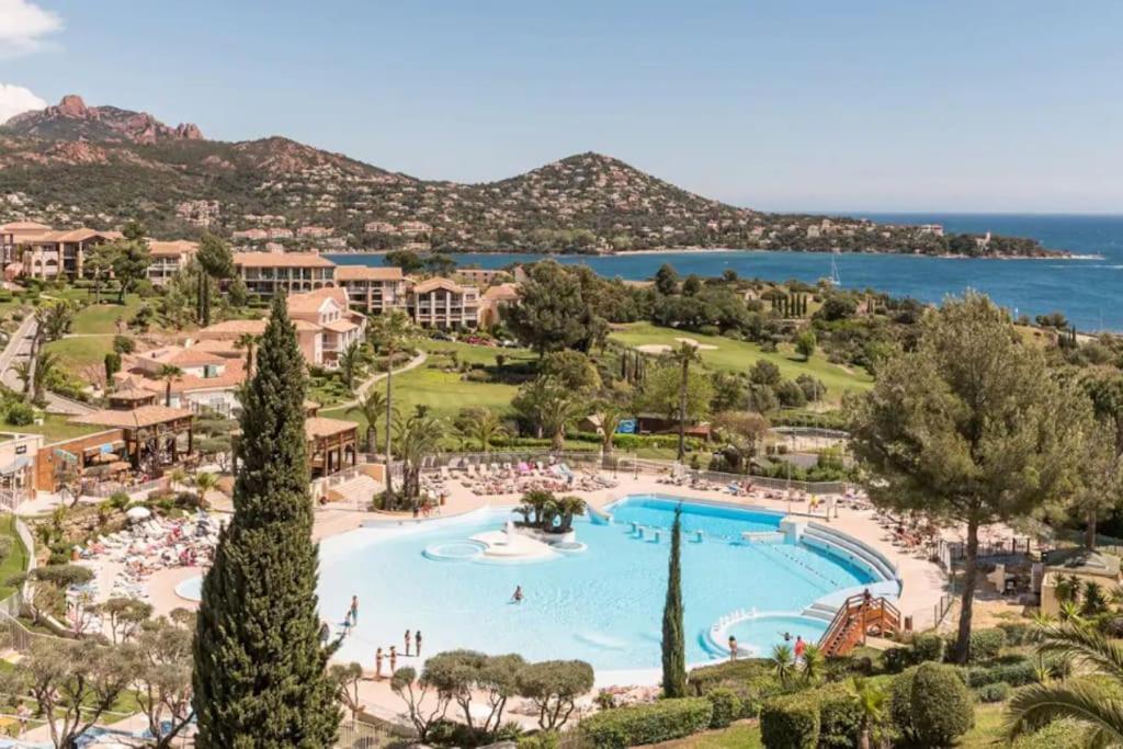 Village Cap Esterel, Piscine, Plage Saint-Raphael (Var) Exterior foto