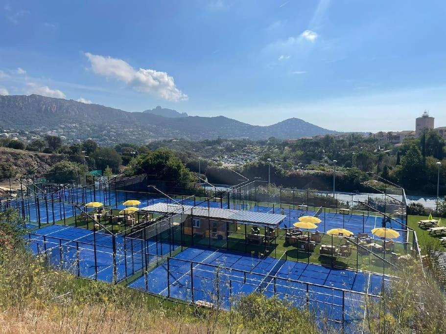 Village Cap Esterel, Piscine, Plage Saint-Raphael (Var) Exterior foto