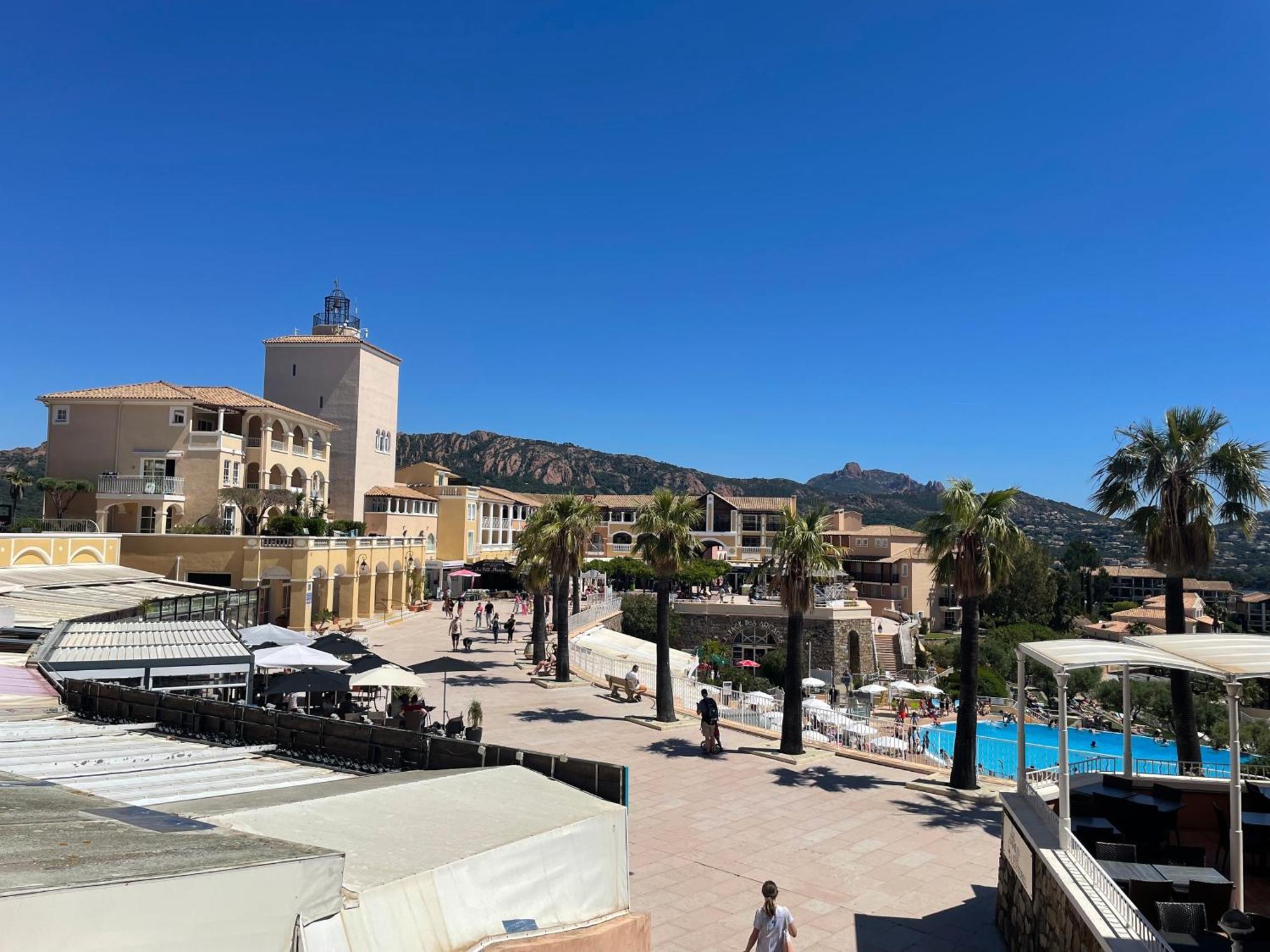 Village Cap Esterel, Piscine, Plage Saint-Raphael (Var) Exterior foto