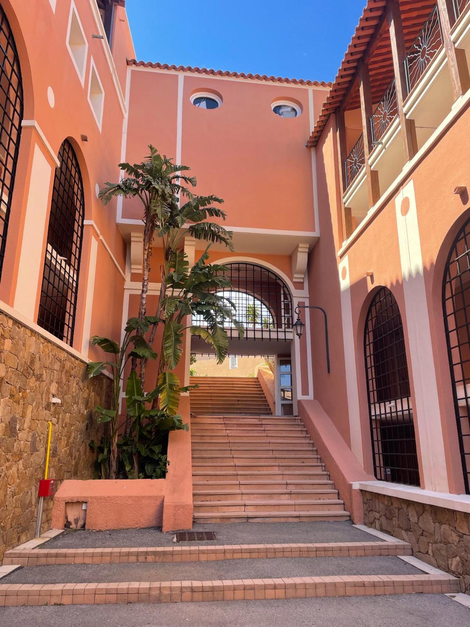 Village Cap Esterel, Piscine, Plage Saint-Raphael (Var) Exterior foto