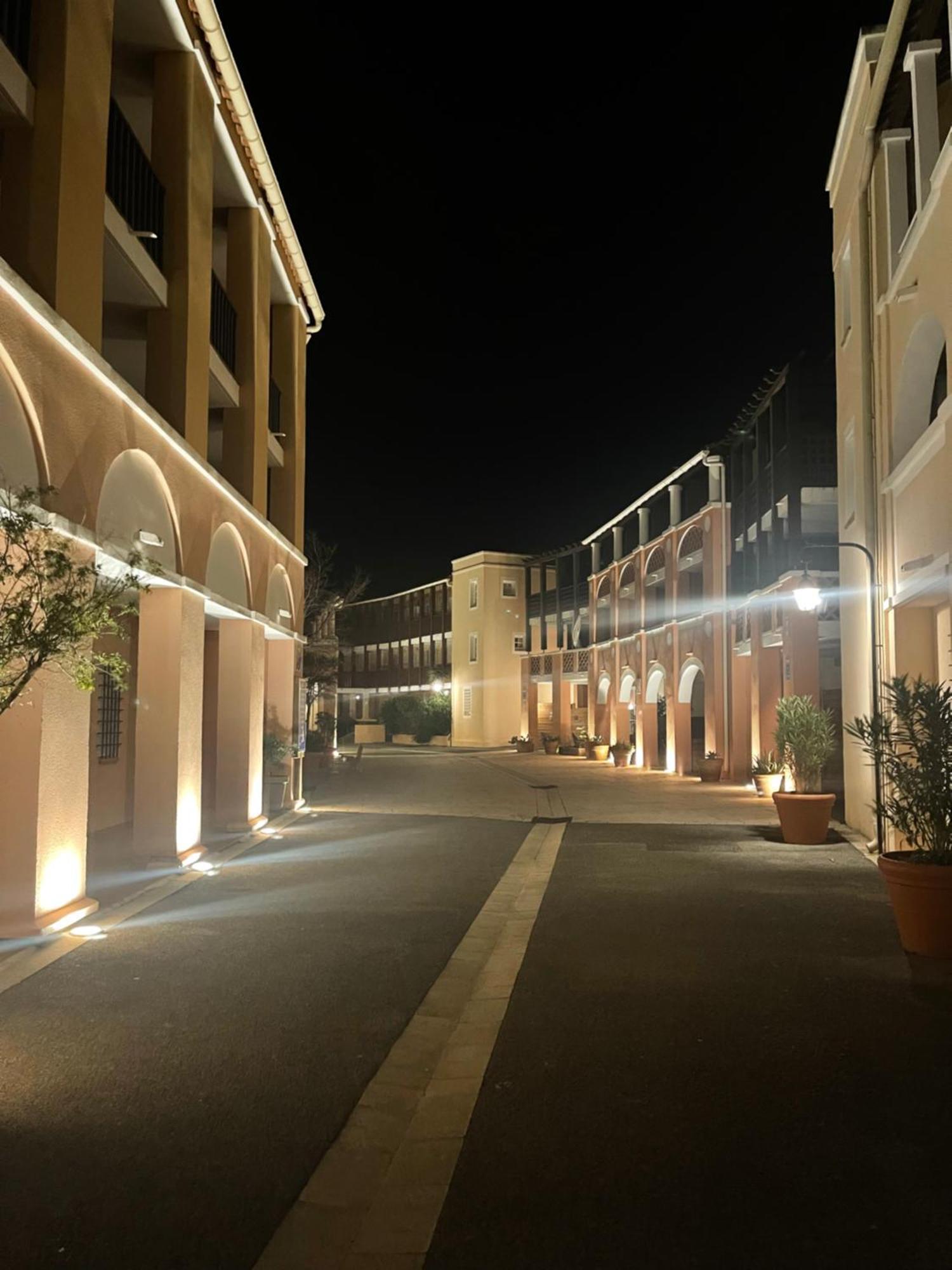 Village Cap Esterel, Piscine, Plage Saint-Raphael (Var) Exterior foto
