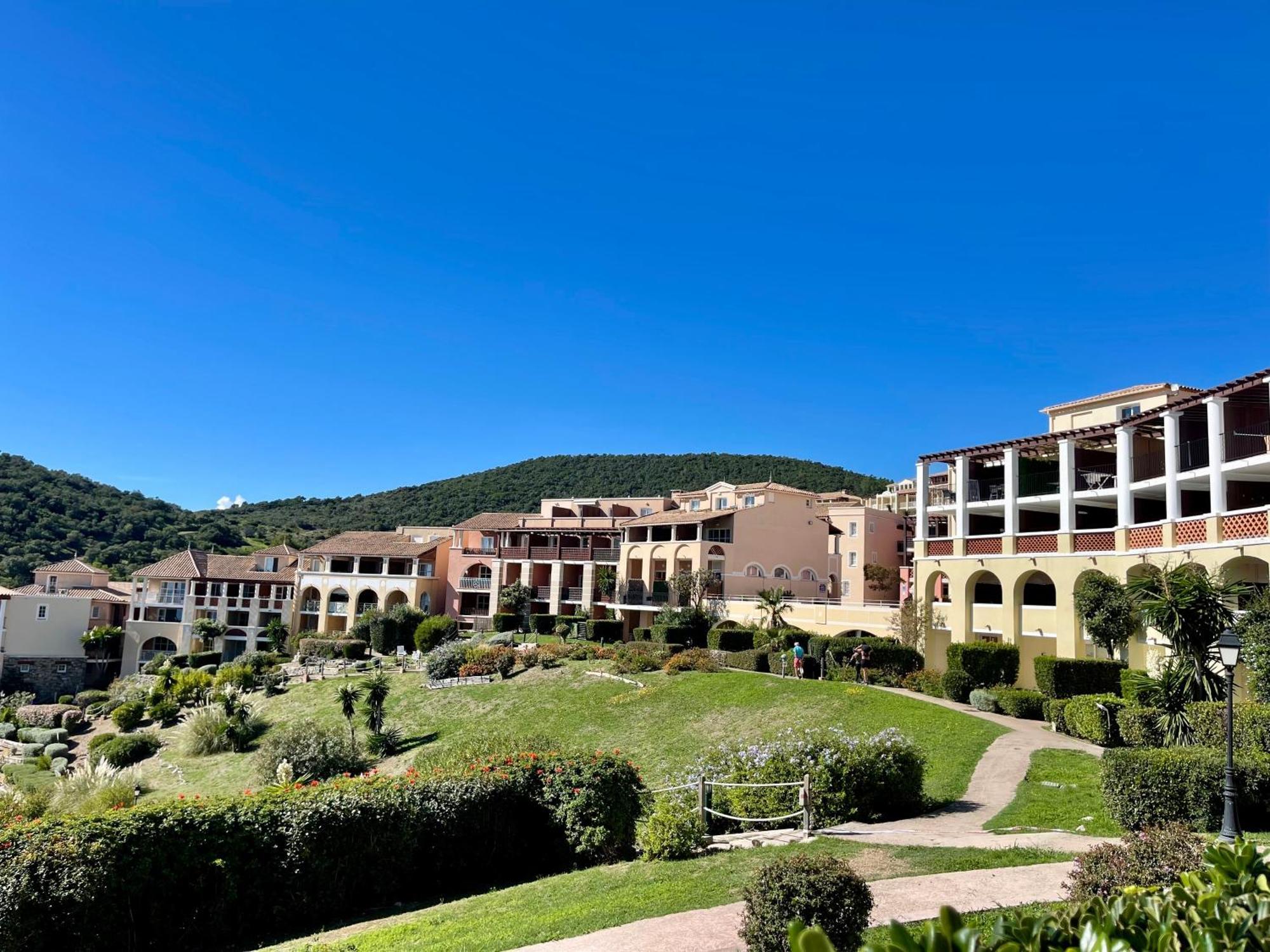 Village Cap Esterel, Piscine, Plage Saint-Raphael (Var) Exterior foto
