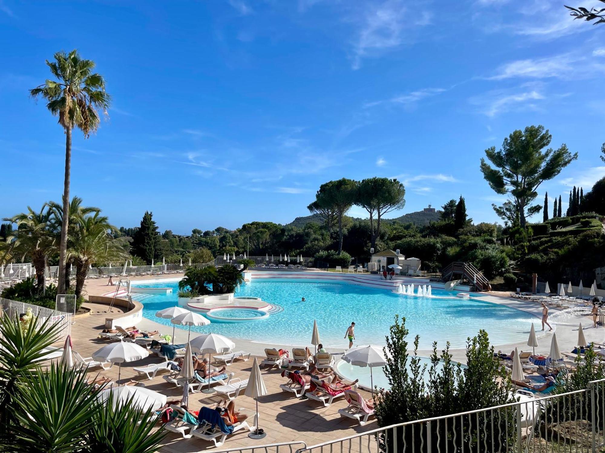 Village Cap Esterel, Piscine, Plage Saint-Raphael (Var) Exterior foto